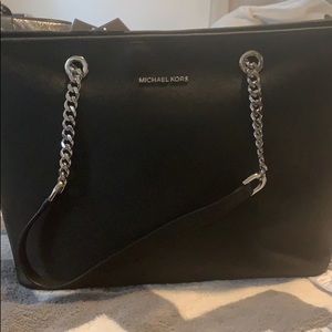 Michael Kors pocket book